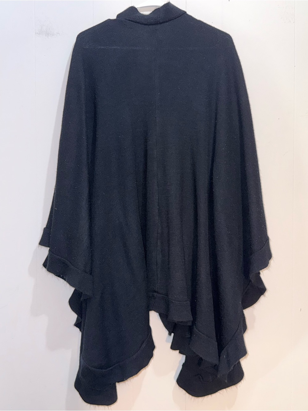Kenneth Cole New York Black Ruffle Open Front Knit Poncho Wrap Cardigan OS - Picture 2 of 3